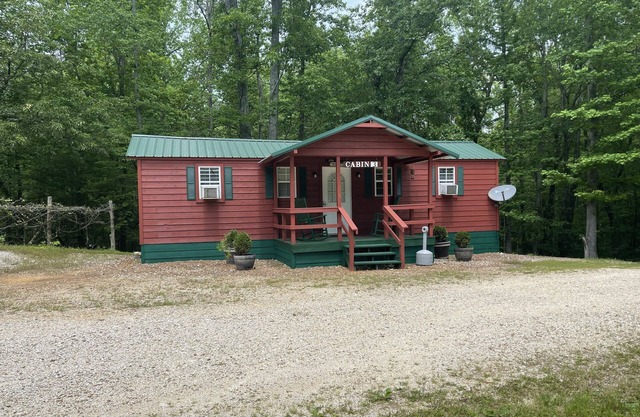 Cabine # 3, NASHVILLE, Memphis, Kentucky Lake, Birdsong, Loretta Lynns, Paris Tn