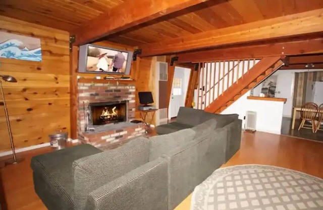Cabin .3mi away from Snow Summit Ski Resort
