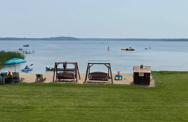 Cabin 4 Lakeview Family/Pet Friendly Resort Amenities Beach, Dock, Fishing Boats