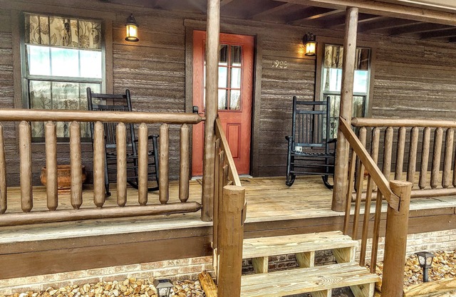 Cabin at the entrance of Standing Stone State Park and near Dale Hollow Lake.