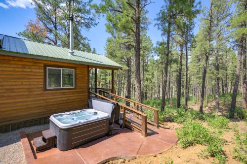 Cabin at the Little Ranch with Hiking On-Site!