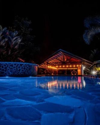 Cabin Featuring Jacuzzi and Pool in La Fortuna