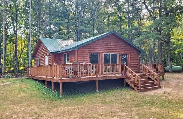 Cabin getaway on the Menominee River