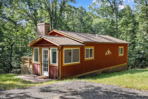 Cabin, Hot Tub, Firepit, Grill, Wifi, Dog-Friendly