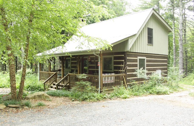 Chalet sur 14 acres privés; 20 min à Blowing Rock / W Jefferson, Boone