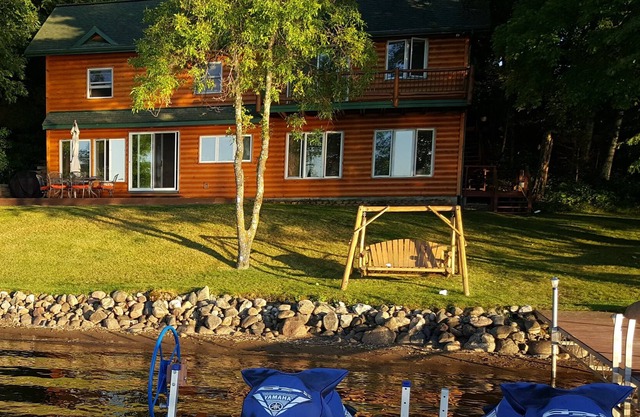 Chalet sur Cedar Lake idéal pour les familles, propre et confortable