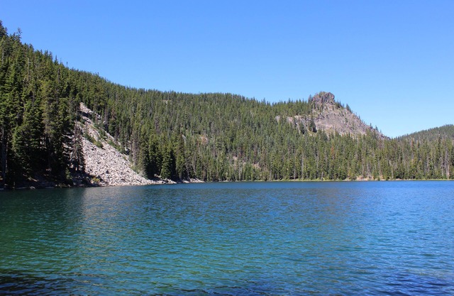Cabine sur Crescent Creek! Visitez le lac Crater, profitez de la pêche, de la randonnée et bien plus encore!