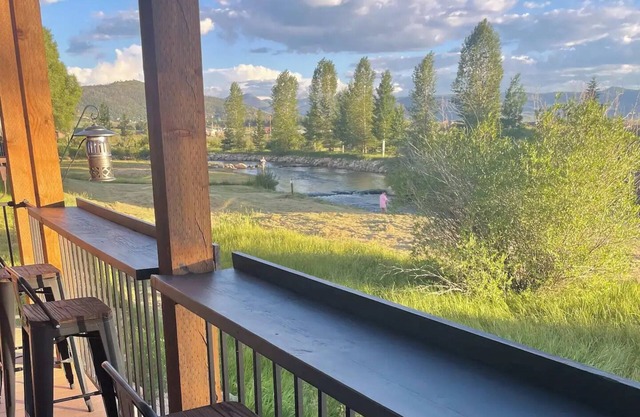 Cabin on the River-FISHING/Close to RMNP!