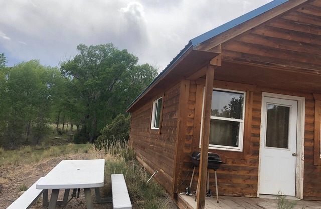 Cabin rental borders National Forest/Primitive Living Agua Ramon South Fork Colo
