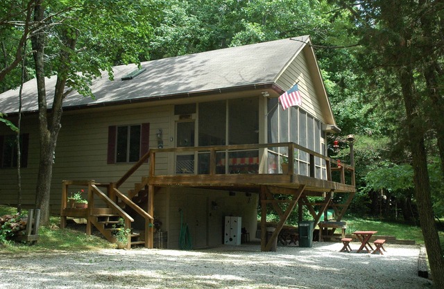 Chalet / Maison de vacances dans les bois sur un lac privé près de Louisville, Ky