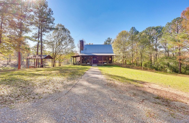 Cabin w/ Catch & Release Pond in Hueytown!
