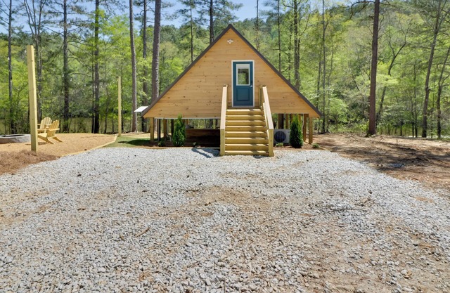 Cabin w/ Lake Access Near Talladega Nat'l Forest