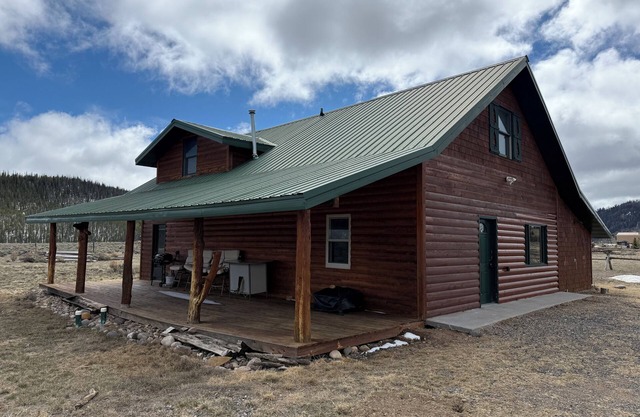 Chalet de montagne près de Yellowstone