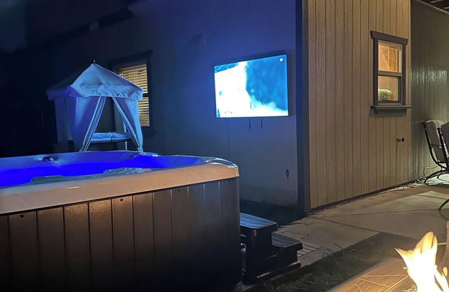Cabin with Spa and Arcades 7 mins to Ski Resort