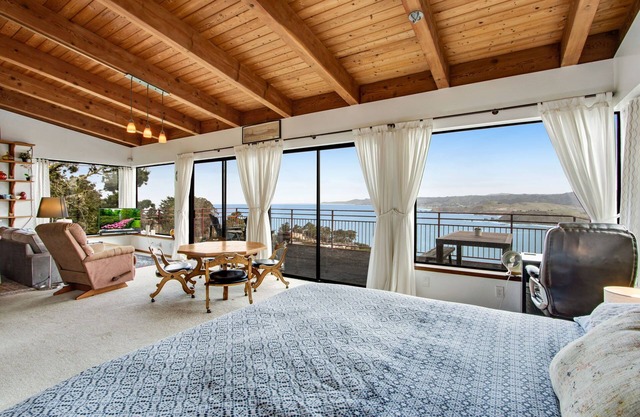 S. F. Vues sur l'océan Pedro Pt., Pacifica Penthouse