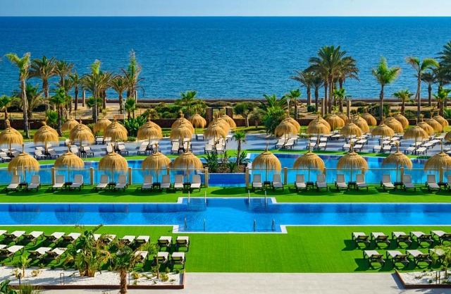 Cabogata Beach Hotel