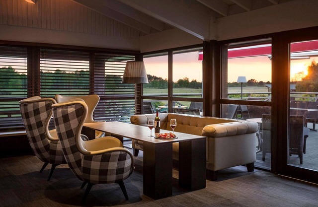 Cabot Bordeaux MGallery Collection