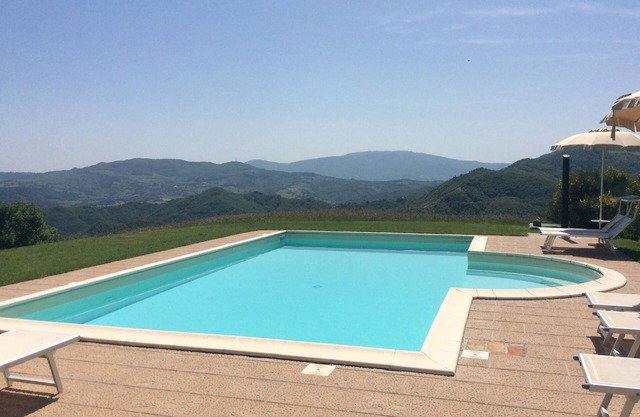 Appartement Cabraldi Azalea avec vue panoramique + utilisation de la piscine.