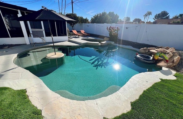 Cactus on Palm: 4BR w/ Private Pool