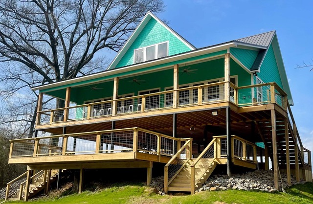 NEW: Caddo Cabana- Waterfront on the Caddo River (Sleeps 16 in beds)