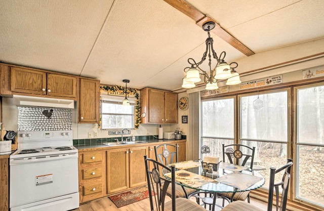 NEW! Cadiz Retreat w/ Grill - Walk to Lake Barkley