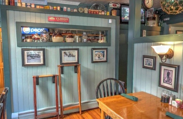 Cafe Drydock & Inn
