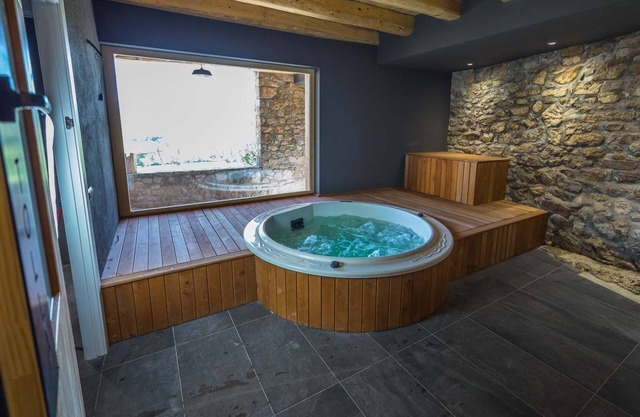 Cal Rossa Taus, Exclusive Maison Rurale Groupes de 10 à 23 personnes, SPA.
