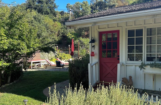 Calabasas Corridor Cottage