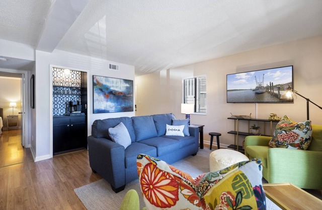 Calabash Style Condo w/King Bed & Pool