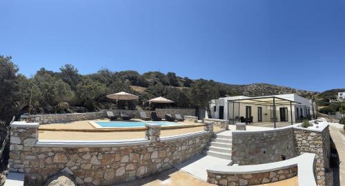 Caldera Suites "Ελιά"