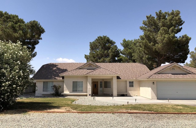 Californie City Tastefully Modern 4 Bd Maison de vacances