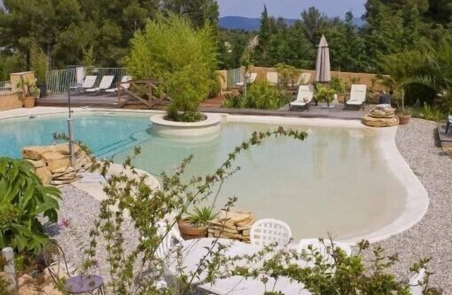 Calme Confort Douceur de vivre pour 5 personnes + 1 Bébé dans un Mas en Provence