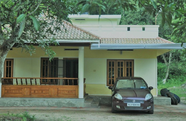 Calme, face au lac, propre villa / chambres