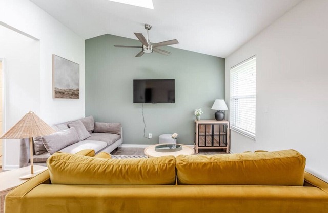 Calm & Peaceful 3B: King Beds by Liberty Hospital
