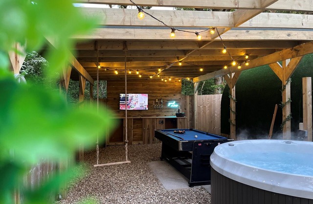 Bungalow-Salle de bain privée séparée-(Max 2 Adults, 2 Child)