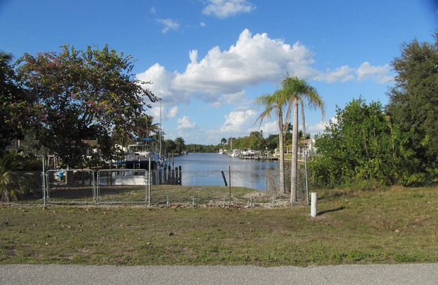 Caloosahatchee Boaters: Bungalow Tropical avec Vue sur l'Eau