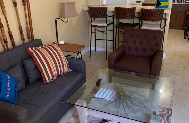 Camada Apt. "Jus Chillin" 2/2 Sleeps 5 Live among the friendly people