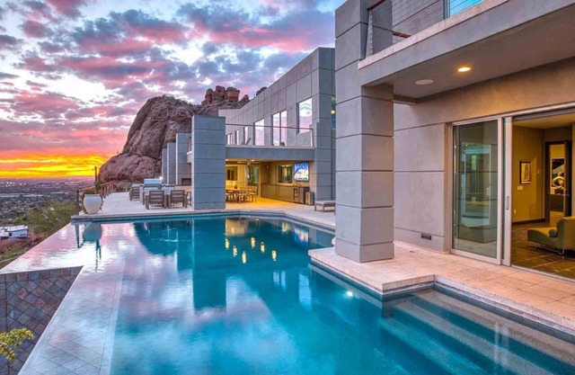Manoir de 10 millions de dollars à dos de chameau! Vues sur la ville, luxe de 8 chambres, nous sommes des vacances!