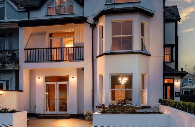 Camellia House, indulge in luxury at our Victorian gem in the heart of Abersoch!