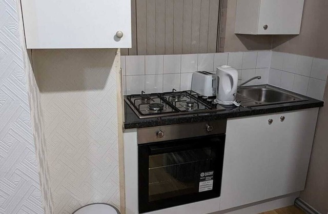 Cameron close one bedroom apartment free parking free WiFi