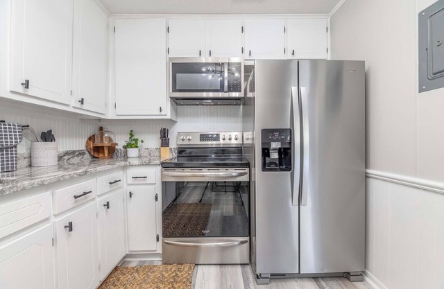 Camille Cottage~ Newly renovated nestled in Lake Bottom at Midtown