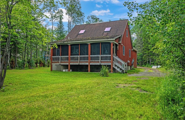 Camp Firefly - Adorable chalet sur le lac Mooselookmeguntic avec promenade de sable