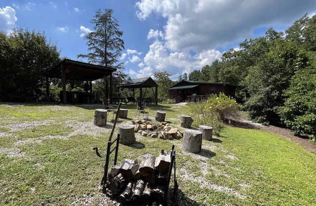 Camp Hideaway Hemlock Haven Cabin au lac James NC