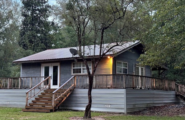 Cabane rustique de l'oncle Ralph sur Red Creek