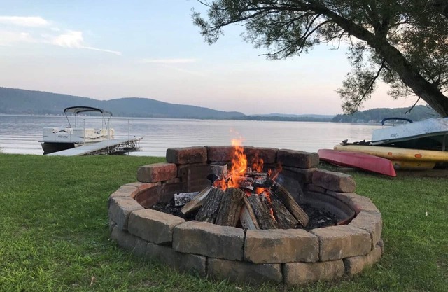 "Camp Moonshine" Cottage au bord du lac Cooperstown