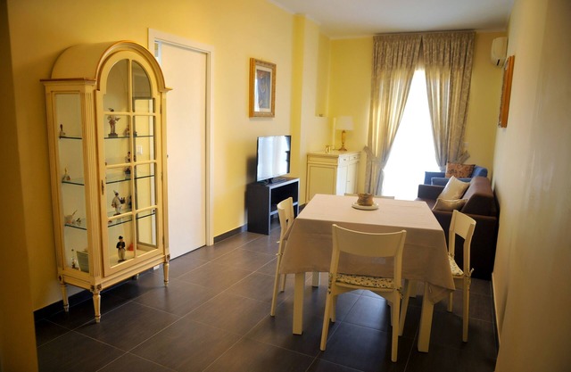 CAMPANA HOUSE CENTRAL STATION NAPLES
