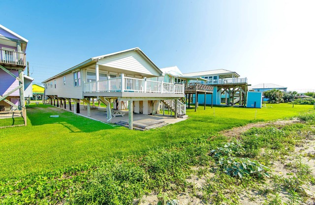 Campanile est un camp en bord de mer au milieu de Grand Isle