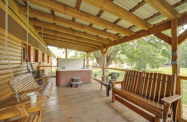 'Campbell Retreat' in Maggie Valley w/ Deck!