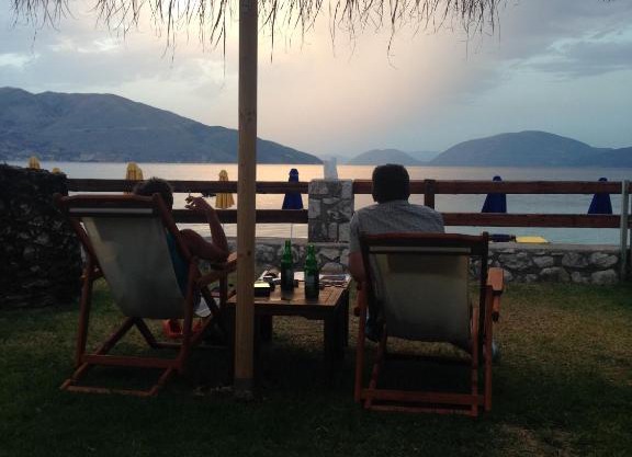 Camping Karavomilos Beach