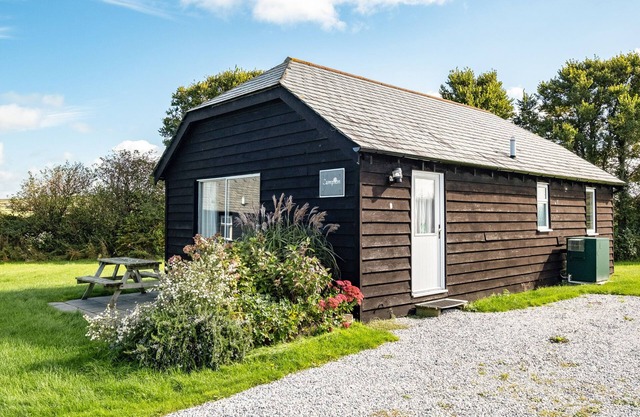 CAMPION LODGE, pet friendly, character holiday cottage in Port Isaac